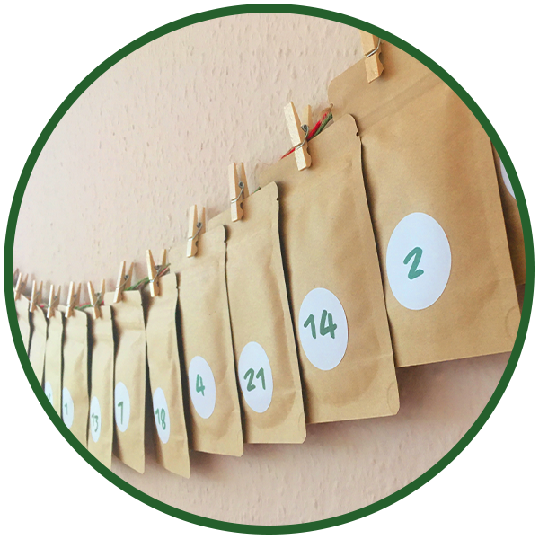 Tee-Adventskalender "Papiertütchen" gefüllt 2025