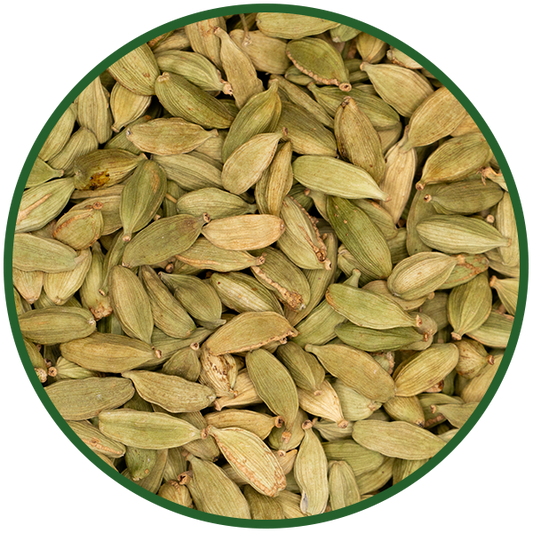 Cardamom mit Schale ganz